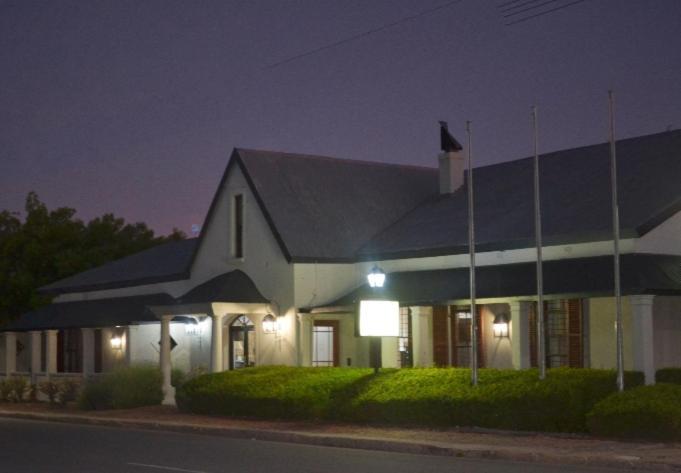 Old House Lodge Beaufort Wes Buitenkant foto